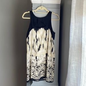 Silence + Noise, Medium black and white dress with lace design